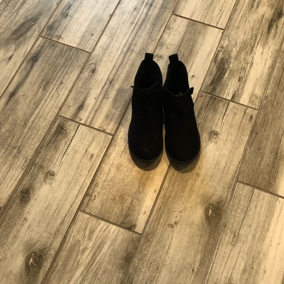 Cute black boots - Picture 2 of 2